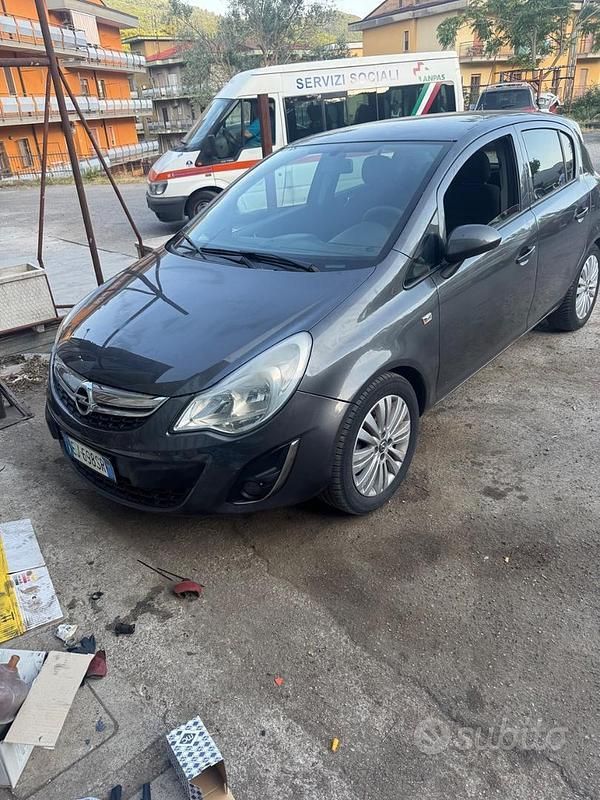 Usata Opel Corsa 75 CV (55 kW) 2011 Grigio Utilitaria