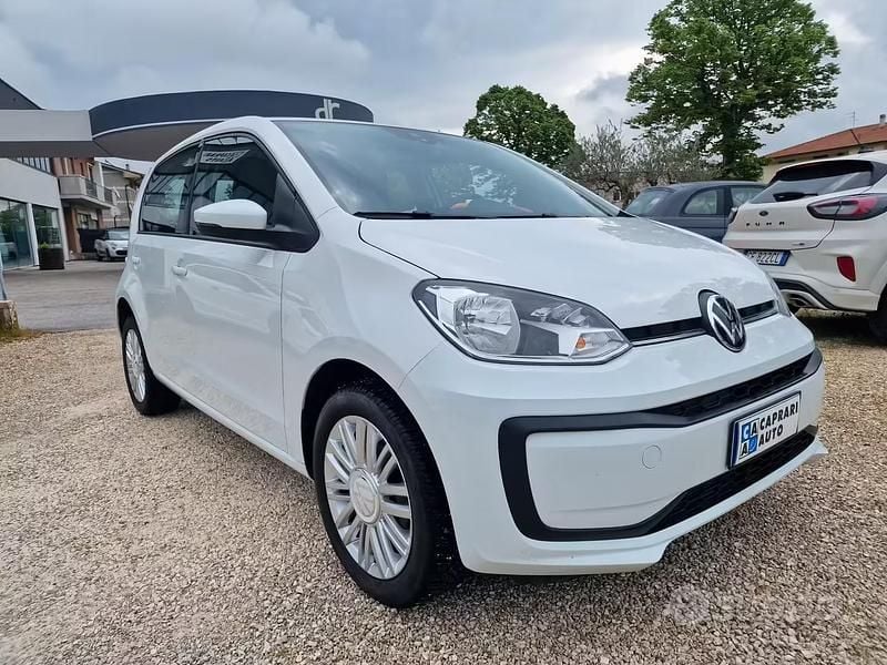Usata VW up! Move 65 CV (47 kW) 2022 Bianco Utilitaria