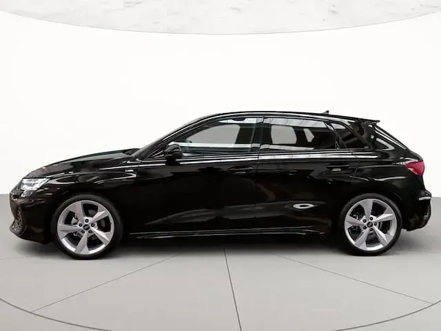Usata Audi A3 S-Line 150 CV (110 kW) 2025 Nero mito metallizzato Berlina