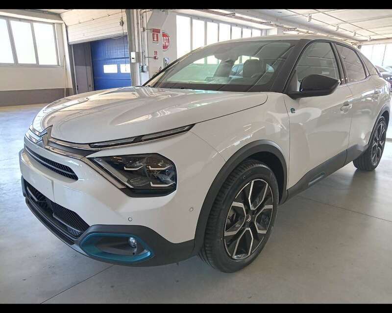 Natural white pastello Nuova 2025 Citroën e-C4 Shine Tre volumi | 29.950 € (Cara) - Immagine 1/2