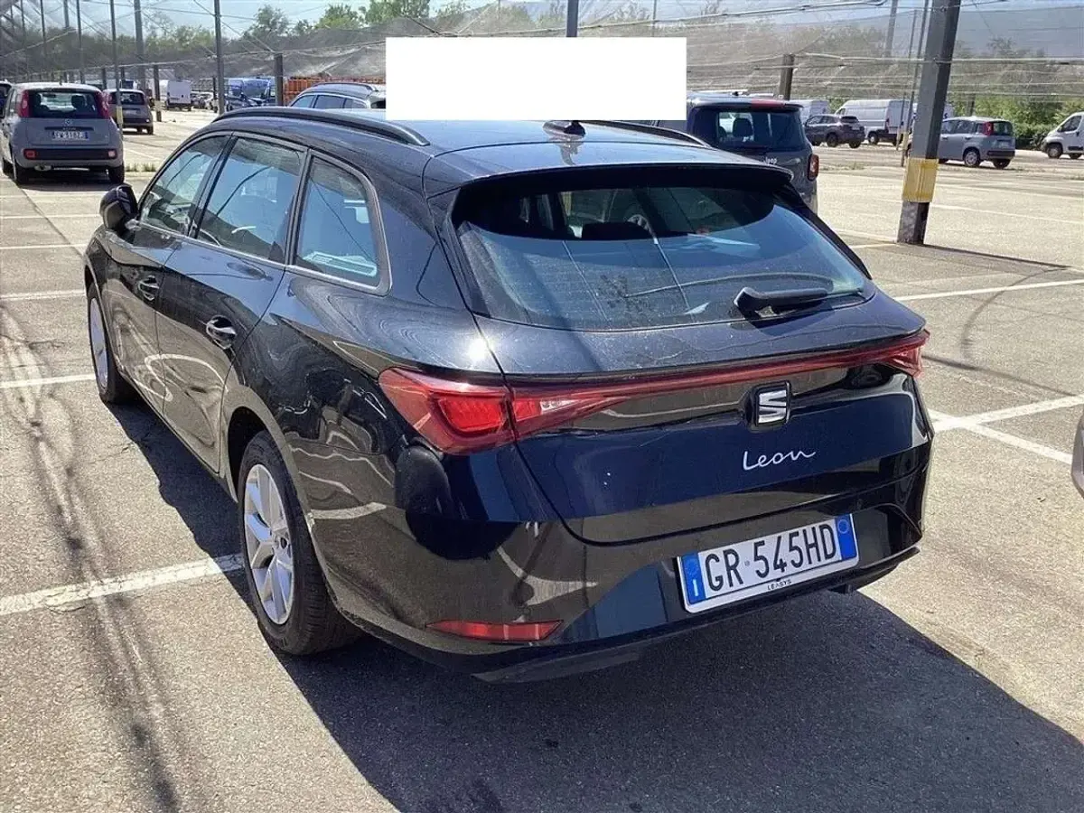 Usata Seat Leon Style 116 CV (85 kW) 2023 Nero Station wagon