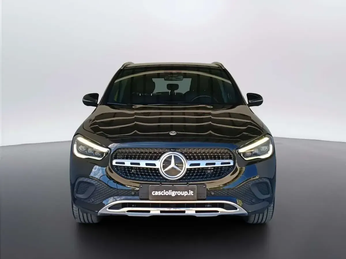 Usata Mercedes GLA180 Executive 116 CV (85 kW) 2022 Nero SUV
