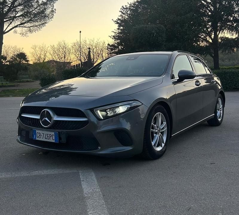 Usata Mercedes A180 115 CV (84 kW) 2020 Beige Berlina