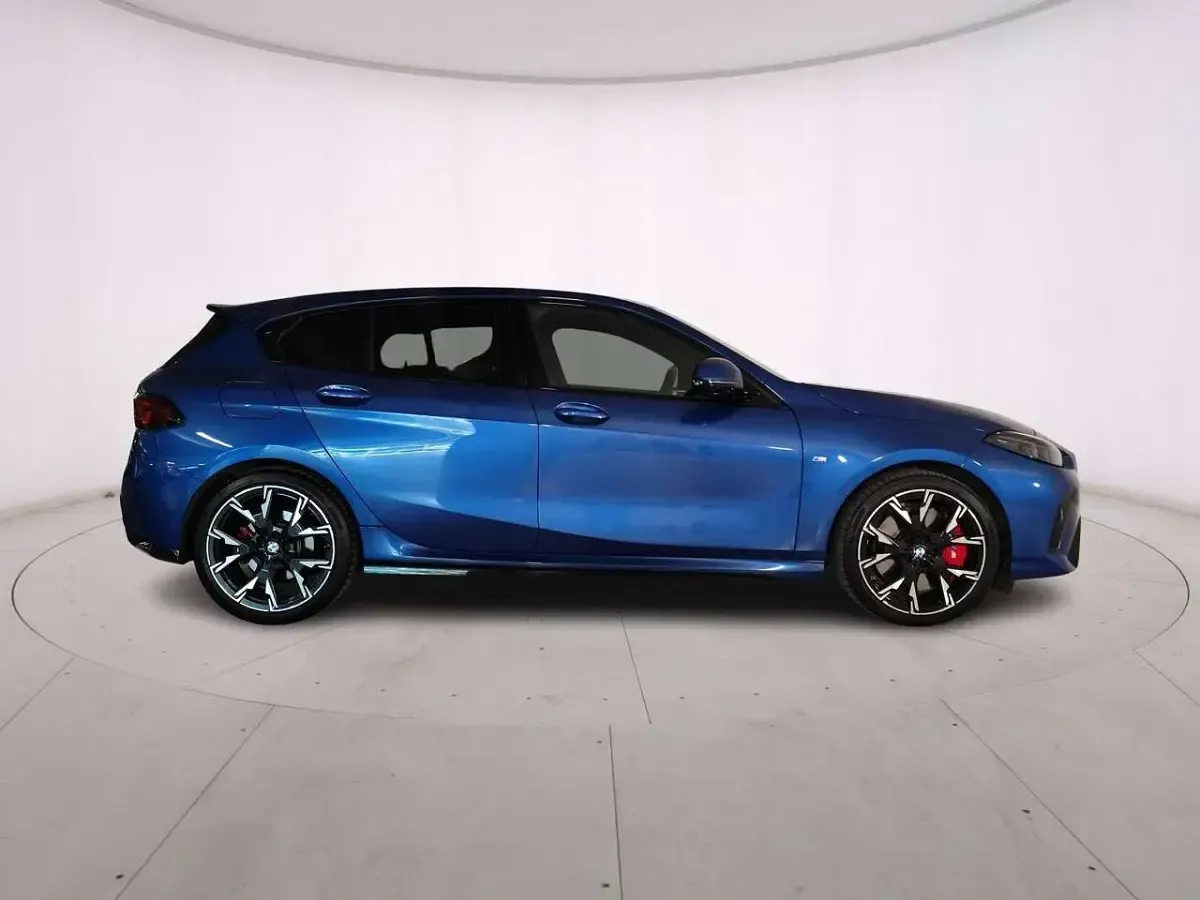 Usata BMW 118 M Sport 150 CV (110 kW) 2025 Portimao blue Utilitaria