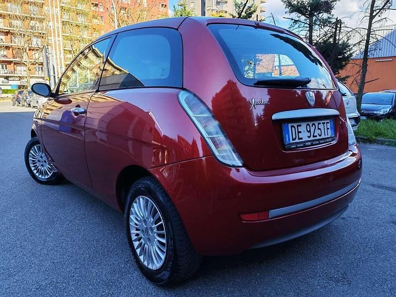 Usata Lancia Ypsilon 60 CV (44 kW) 2007 Oro Utilitaria
