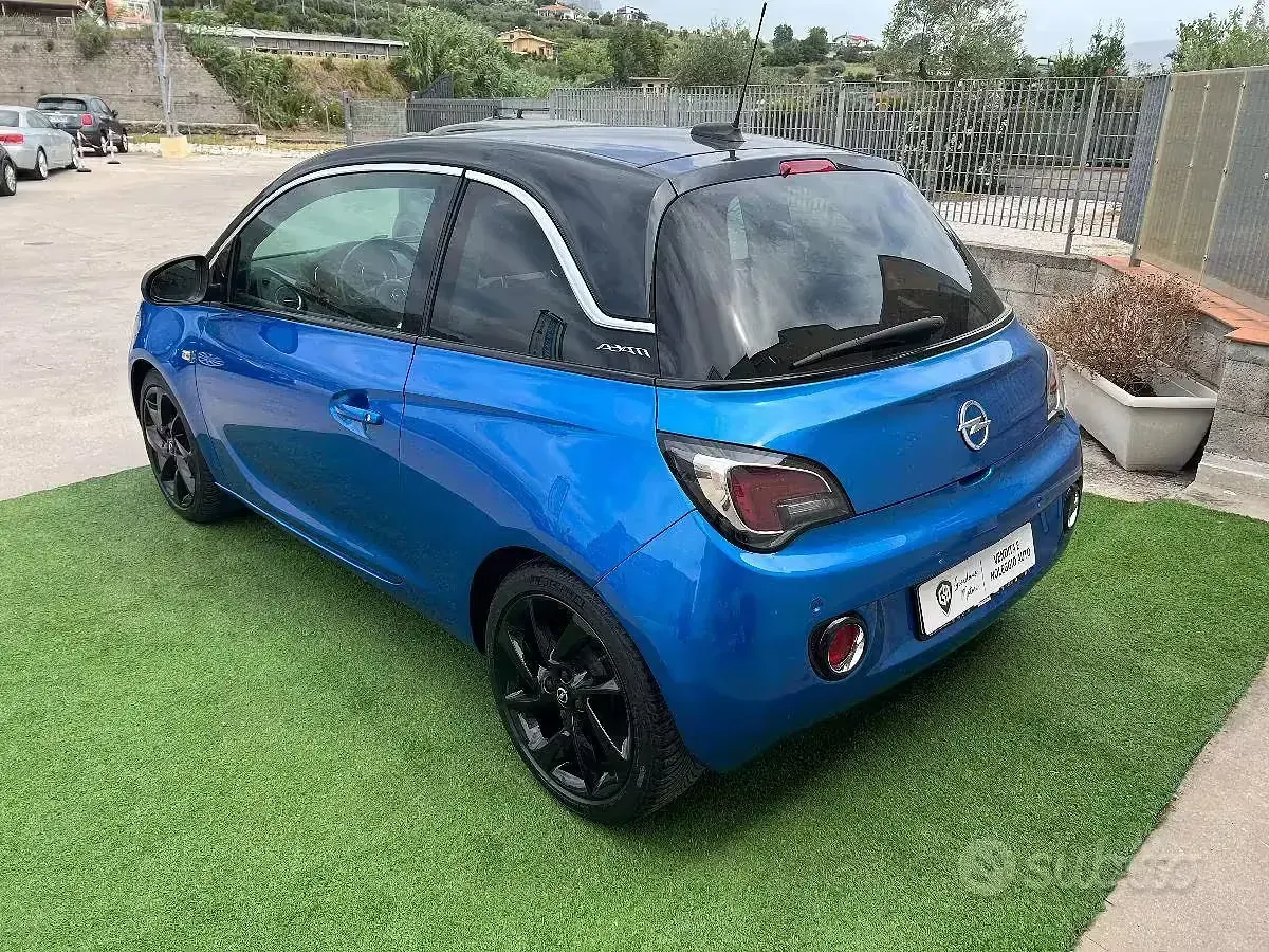Usata Opel Adam 69 CV (50 kW) 2016 Blu Utilitaria