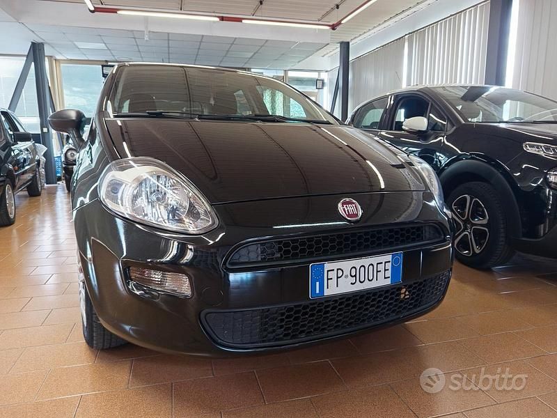 Nero Usata 2018 Fiat Punto Street Tre volumi | 7100 € (Buon prezzo) - Immagine 1/4
