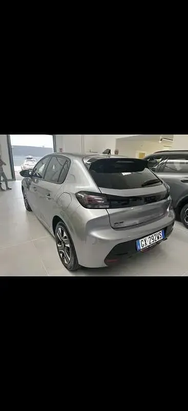 Usata Peugeot 208 Allure 101 CV (74 kW) 2025 Utilitaria