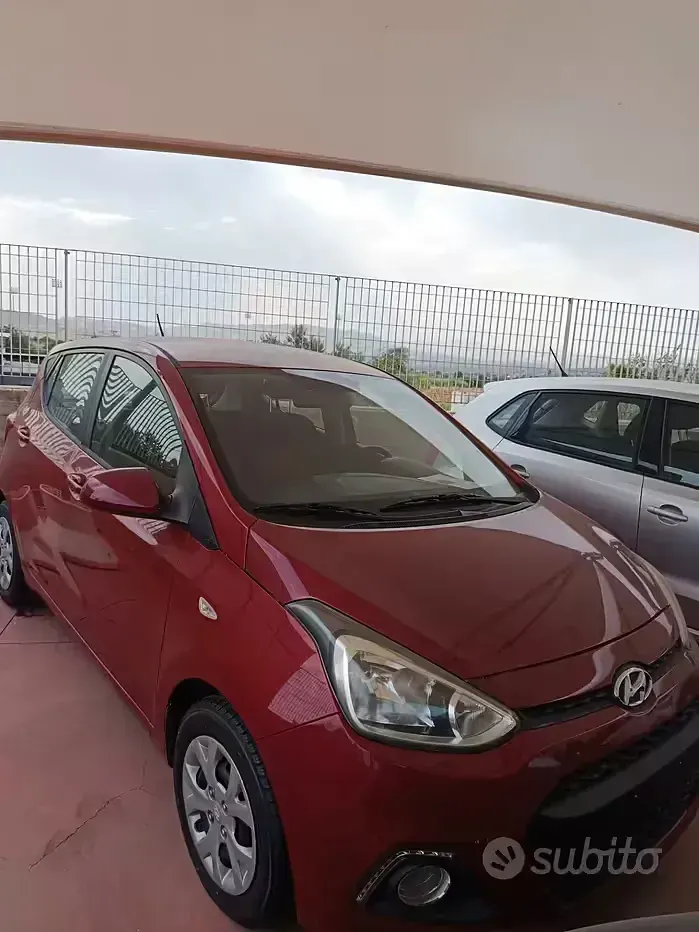 Usata Hyundai i10 Classic 66 CV (48 kW) 2014 Rosso Utilitaria