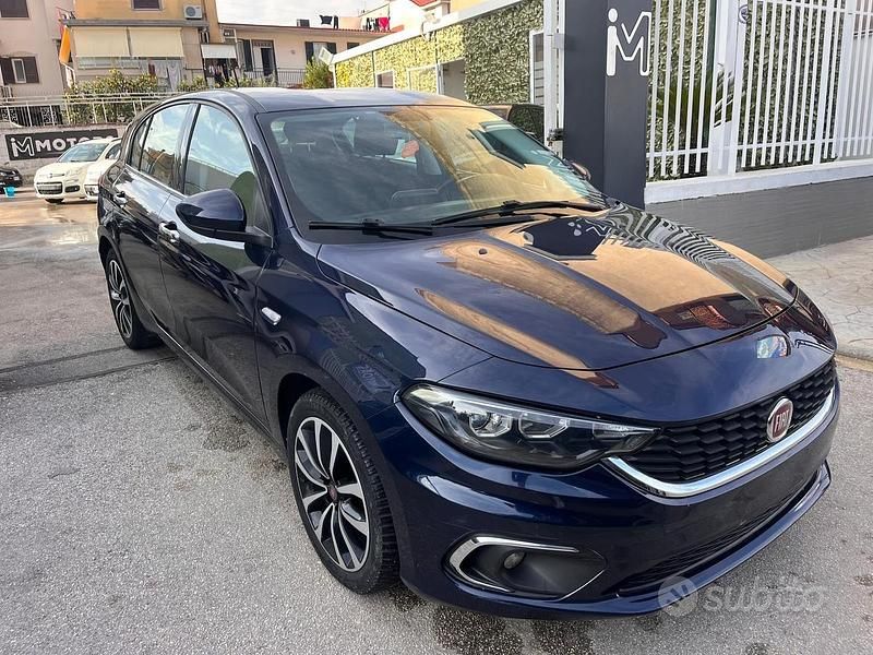 Usata Fiat Tipo Lounge 119 CV (87 kW) 2016 Blu Berlina