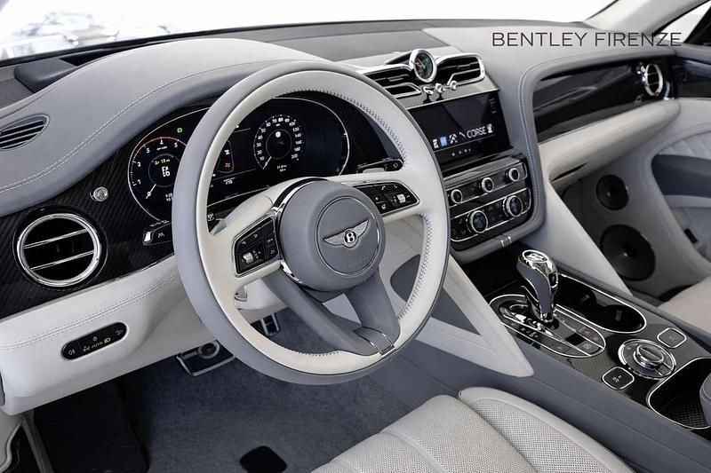 Usata Bentley Bentayga 549 CV (403 kW) 2025 Grigio SUV