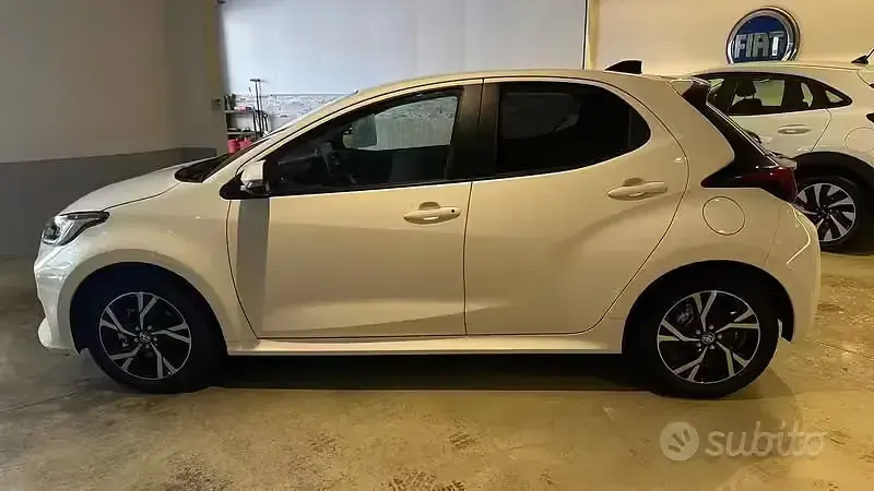 Ny Toyota Yaris Hybrid Trend 2026 Sedan