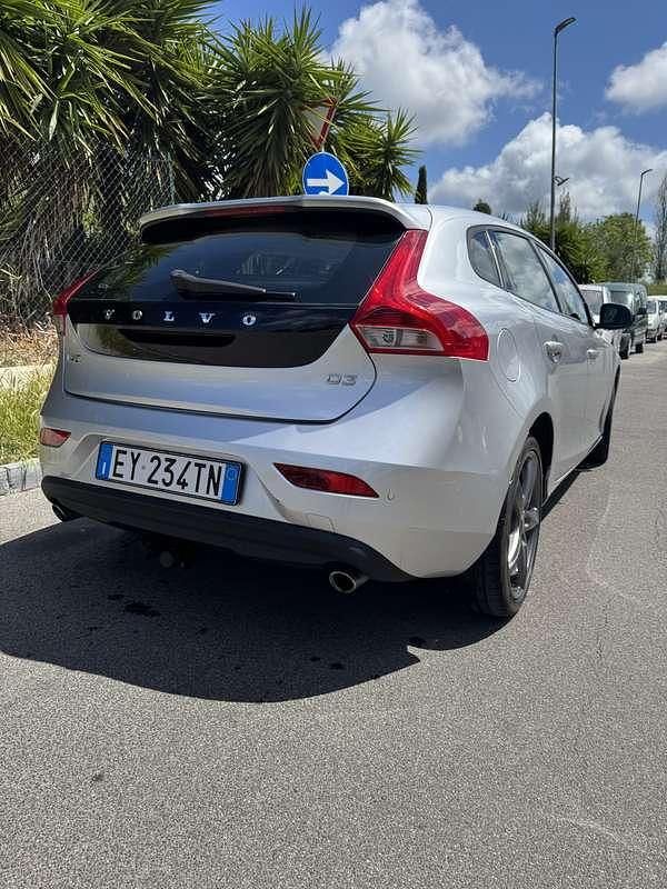Usata Volvo V40 Momentum 150 CV (110 kW) 2015 Berlina