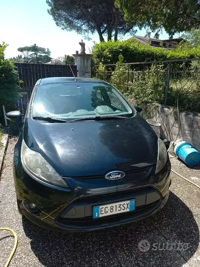 Usata Ford Fiesta 97 CV (71 kW) 2011 Nero Berlina