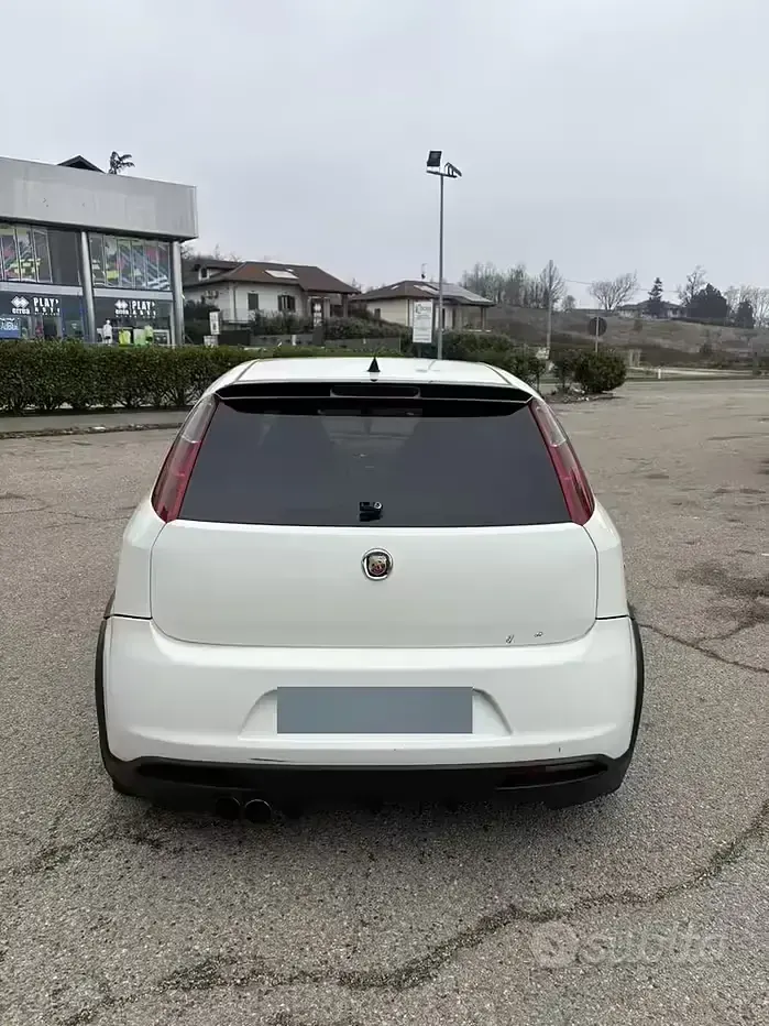 Usata Abarth Grande Punto 155 CV (114 kW) 2009 Bianco Utilitaria