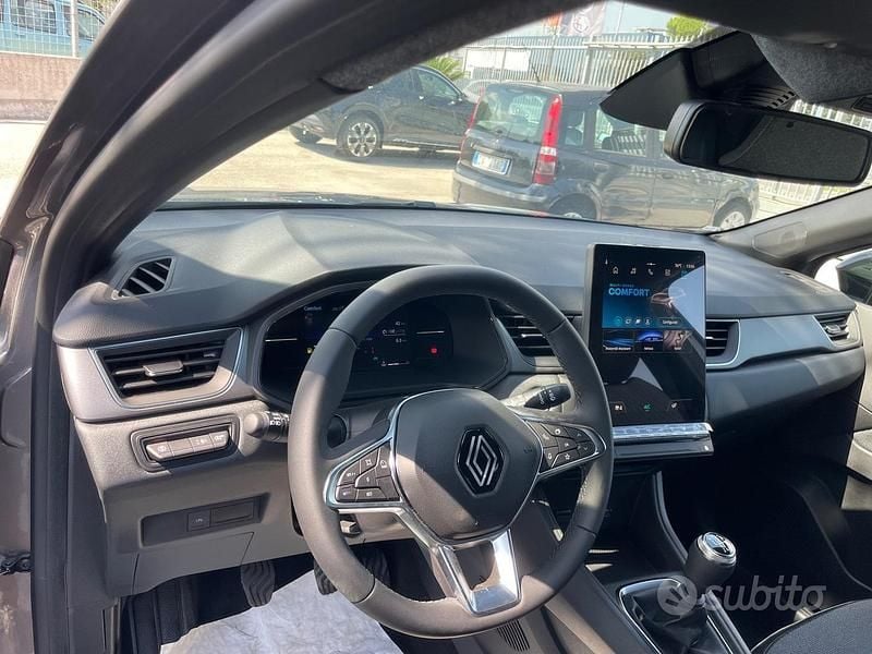 Nuova Renault Captur Techno 100 CV (73 kW) 2025 Grigio SUV