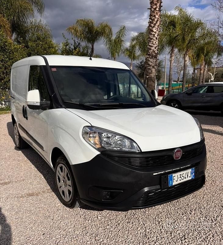Bianco Usata 2017 Fiat Doblò Monovolume | 6900 € (Super prezzo) - Immagine 1/4