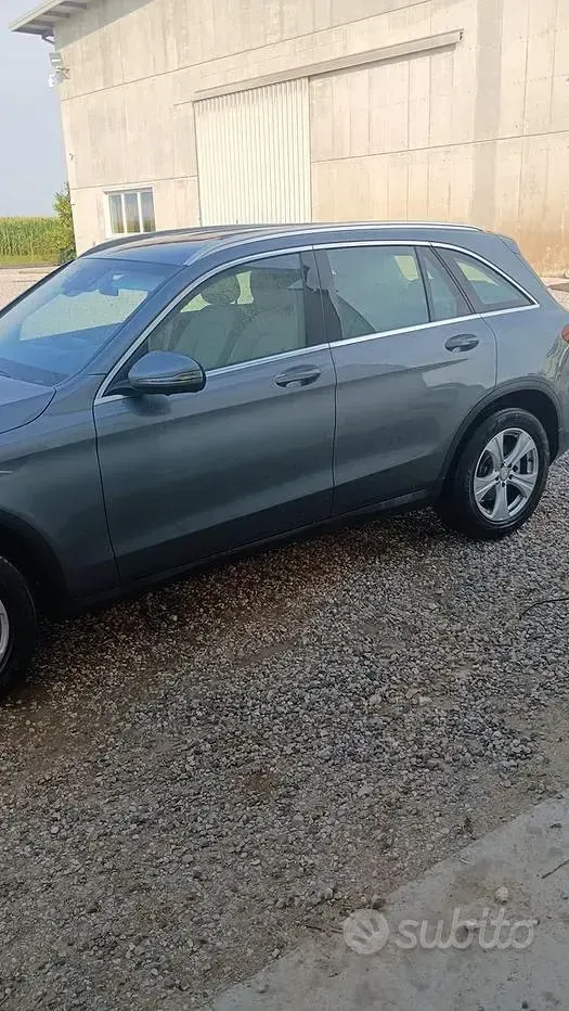 Usata Mercedes GLC250 204 CV (150 kW) 2016 Grigio SUV