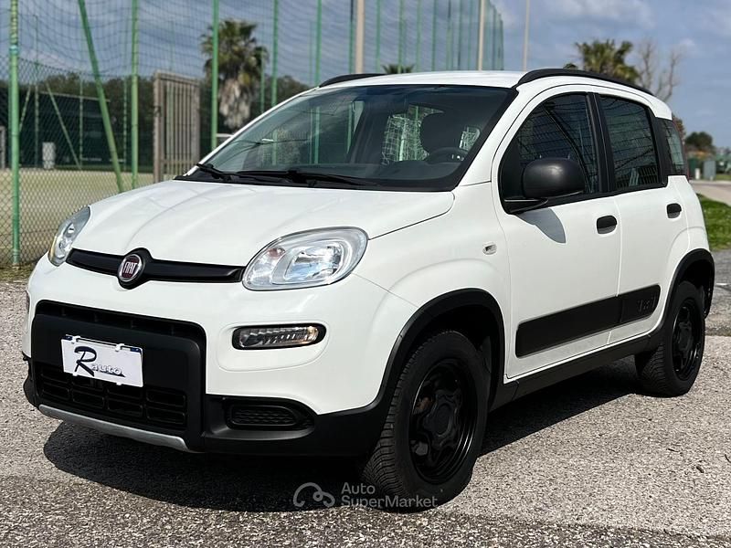Usata Fiat Panda 4x4 Pop 86 CV (63 kW) 2019 Bianco Utilitaria