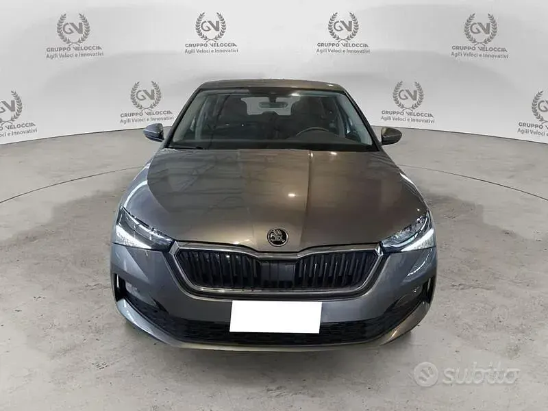 Usata Skoda Scala Ambition 115 CV (84 kW) 2022 Grigio Utilitaria