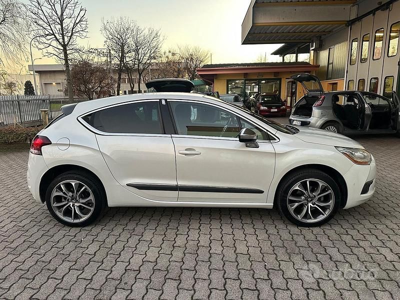 Usata DS Automobiles DS4 120 CV (88 kW) 2011 Bianco Berlina