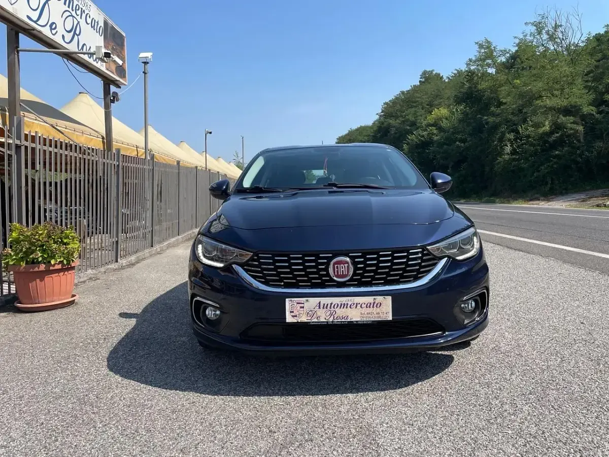 Usata Fiat Tipo Lounge 120 CV (88 kW) 2018 Blu Berlina