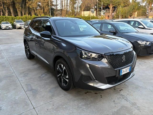 Usata Peugeot 2008 Allure 110 CV (80 kW) 2022 Grigio SUV