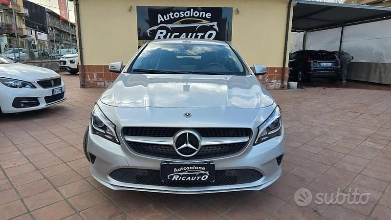 Usado Mercedes CLA200 Premium 136 CV (100 kW) 2019 Gris Familiar