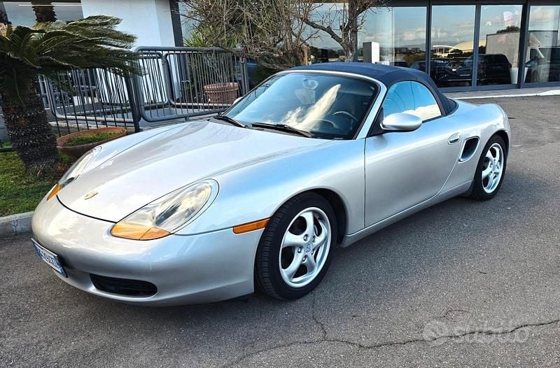 Usata Porsche Boxster 220 CV (161 kW) 2000 Grigio Cabrio
