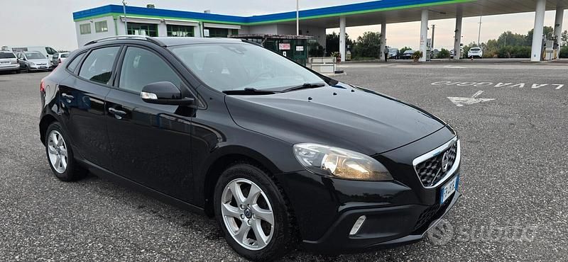 Usata Volvo V40 CC 119 CV (87 kW) 2015 Nero Station wagon