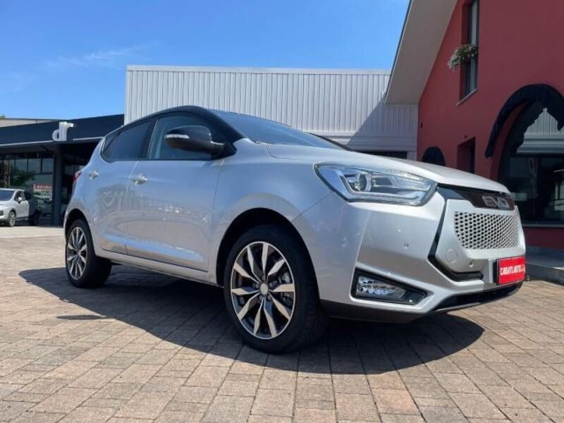 Usata EVO Evo 3 83 kW (113 CV) 2023 Grigio chiaro, nero SUV