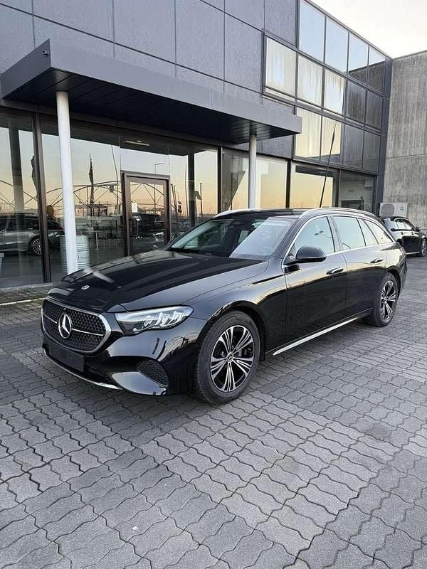 Nero ossidiana Usata 2024 Mercedes E220 Advanced Plus Station wagon | 49.700 € (Ottimo prezzo) - Immagine 1/4