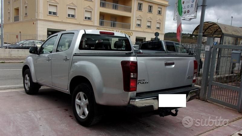 Usata Isuzu D-Max 163 CV (119 kW) 2012 Grigio Pick-up