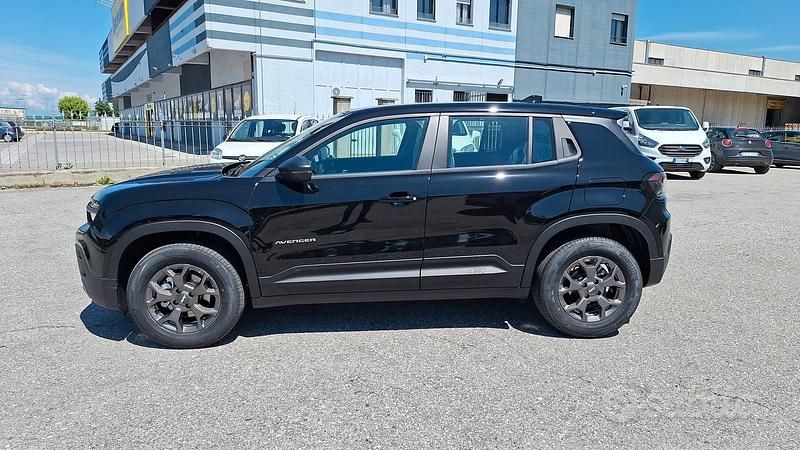 Nuova Jeep Avenger Longitude 100 CV (73 kW) 2025 Nero SUV