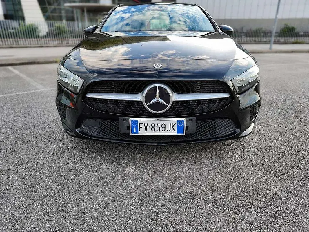 Usata Mercedes A180 116 CV (85 kW) 2019 Nero Berlina