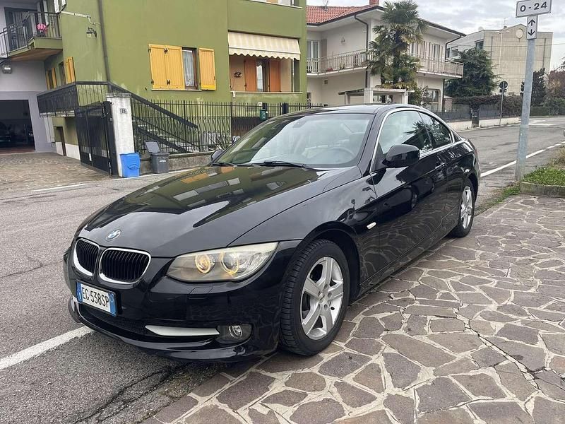 Nero Usata 2011 BMW 320 Coupé | 6700 € (Super prezzo) - Immagine 1/4