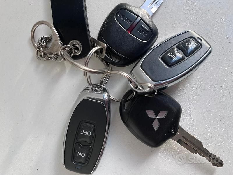 Usata Mitsubishi L200 Intense 181 CV (133 kW) 2016 Nero Pick-up