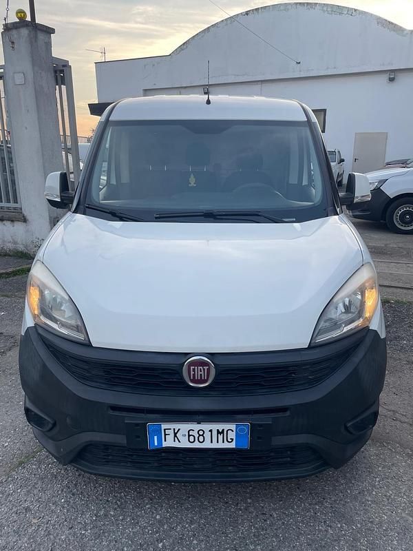 Usata Fiat Doblò 95 CV (69 kW) 2017 Bianco Monovolume