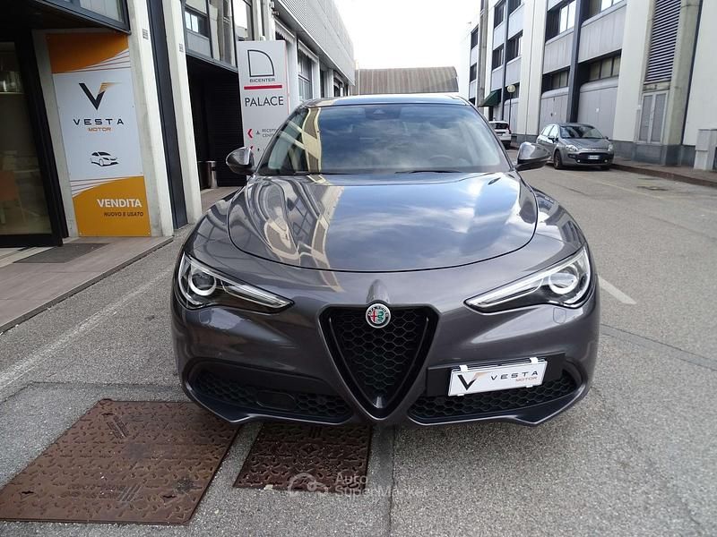Usata Alfa Romeo Stelvio Veloce 209 CV (153 kW) 2021 Grigio SUV