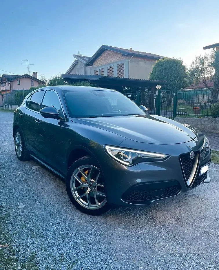 Usata Alfa Romeo Stelvio Executive 201 CV (147 kW) 2019 Grigio SUV