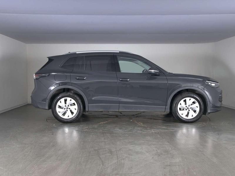 Usata VW Tiguan Life 131 CV (96 kW) 2024 Urano grey SUV