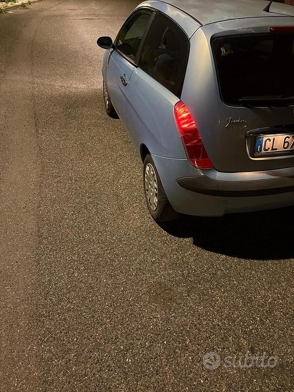 Usata Lancia Ypsilon 80 CV (58 kW) 2004 Utilitaria