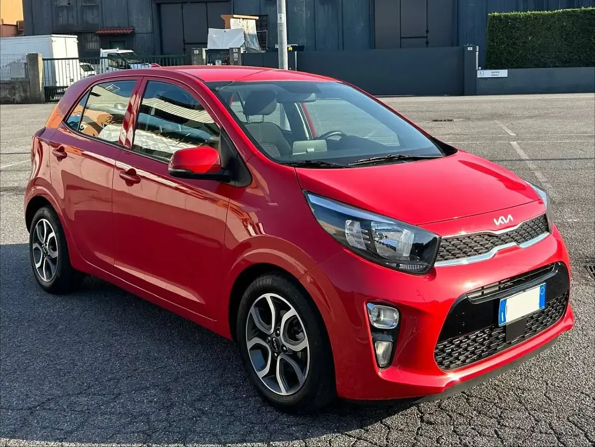 Usata Kia Picanto Comfort 67 CV (49 kW) 2023 Rosso Utilitaria