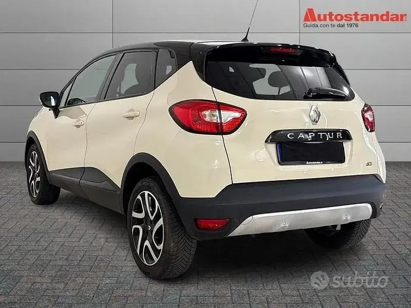 Usata Renault Captur Intens 90 CV (66 kW) 2016 Bianco SUV