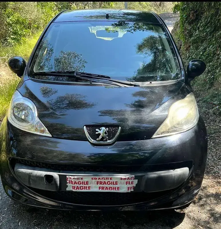 Usata Peugeot 107 68 CV (50 kW) 2008 Nero Utilitaria