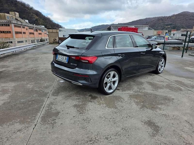 Usata Audi A3 150 CV (110 kW) 2021 Grigio manhattan Berlina
