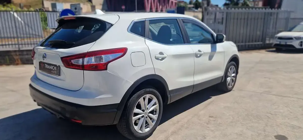 Usata Nissan Qashqai 110 CV (80 kW) 2016 Bianco SUV