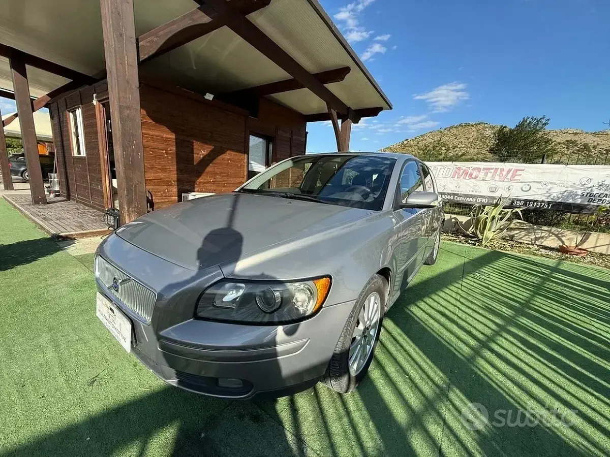 Usata Volvo V50 136 CV (100 kW) 2004 Grigio Station wagon