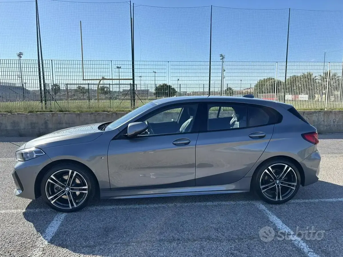 Usata BMW 118 M Sport 150 CV (110 kW) 2025 Grigio Utilitaria
