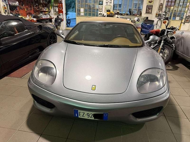 Usata Ferrari 360 400 CV (294 kW) 2003 Argento Cabrio